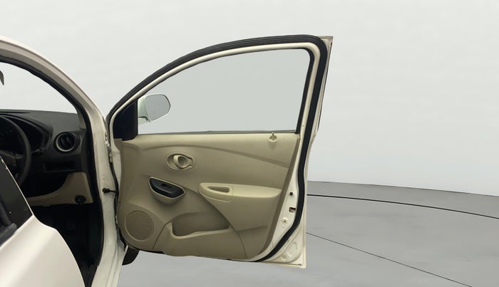 2016 Datsun Go T, Petrol, Manual, 1,25,922 km, RHS Front Door