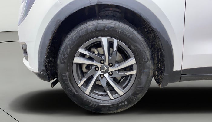 2023 Mahindra XUV700 AX 5 P MT 5 STR, Petrol, Manual, 26,910 km, Left Front Wheel