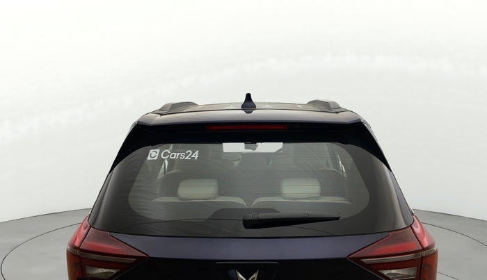 2022 Mahindra XUV700 AX 7 P AT 7 STR, Petrol, Automatic, 53,385 km, Rear Windshield