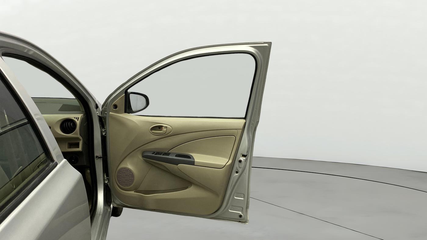 2015 Toyota Etios G, Petrol, Manual, 69,861 km, RHS Front Door