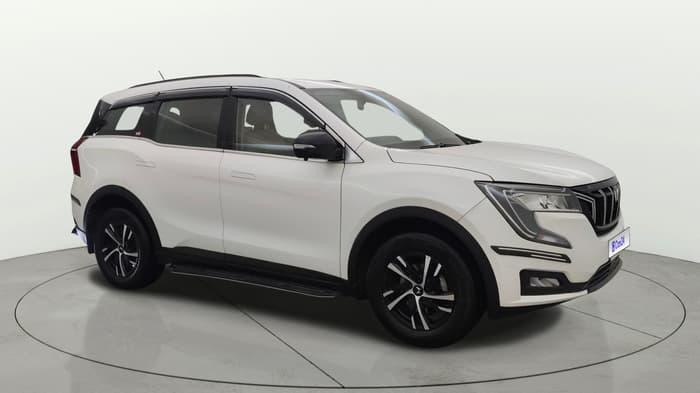 2022 Mahindra XUV700 MX P MT 5 STR, Petrol, Manual, 12,995 km, Right Front Diagonal