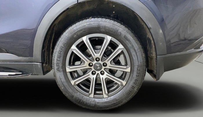 2022 Mahindra XUV700 AX 7 LUXURY D AT 7 STR, Diesel, Automatic, 30,189 km, Left Rear Wheel