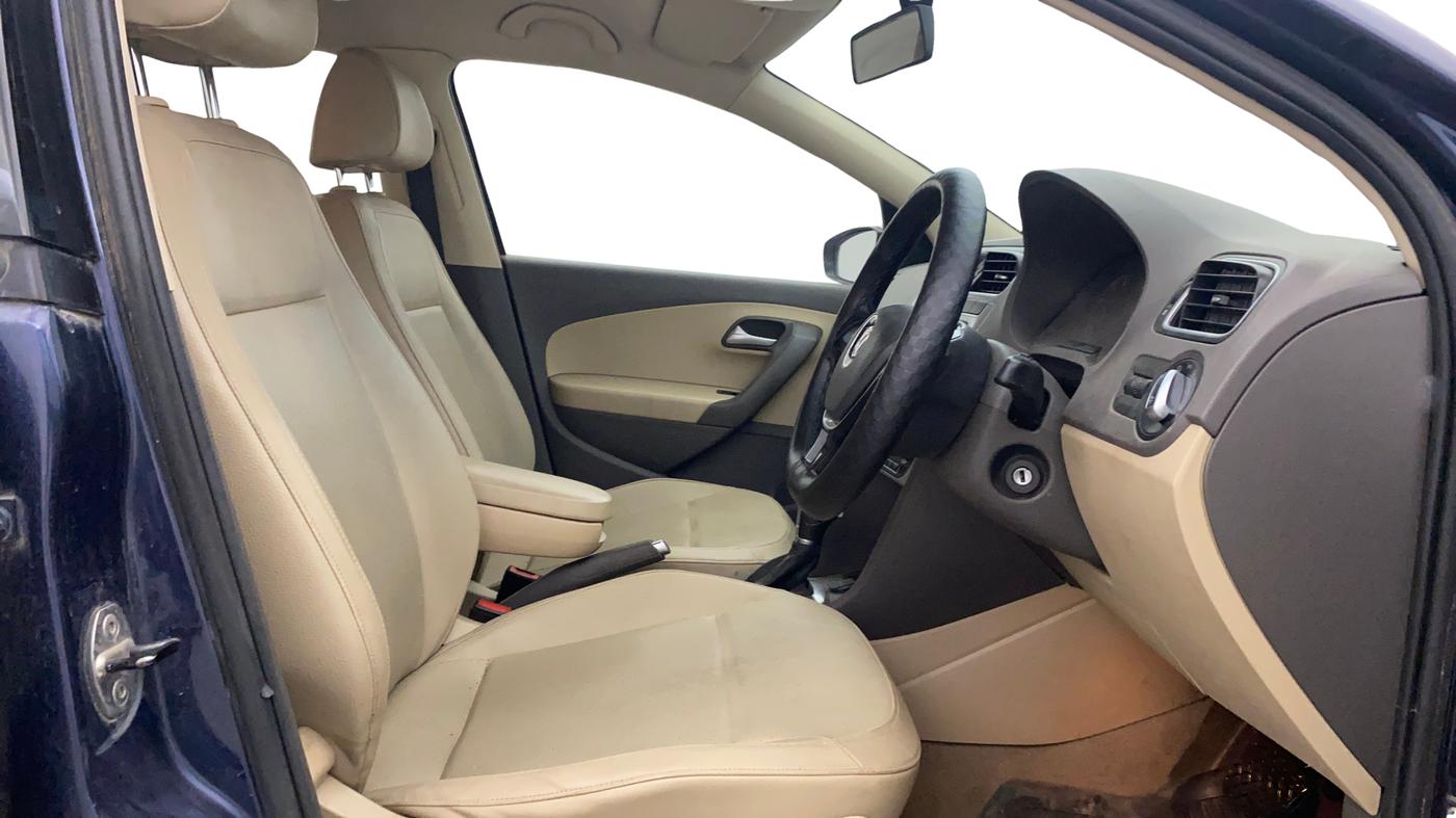 2015 Volkswagen Vento HIGHLINE PETROL AT, Petrol, Automatic, 64,067 km, Right Side Front Door Cabin