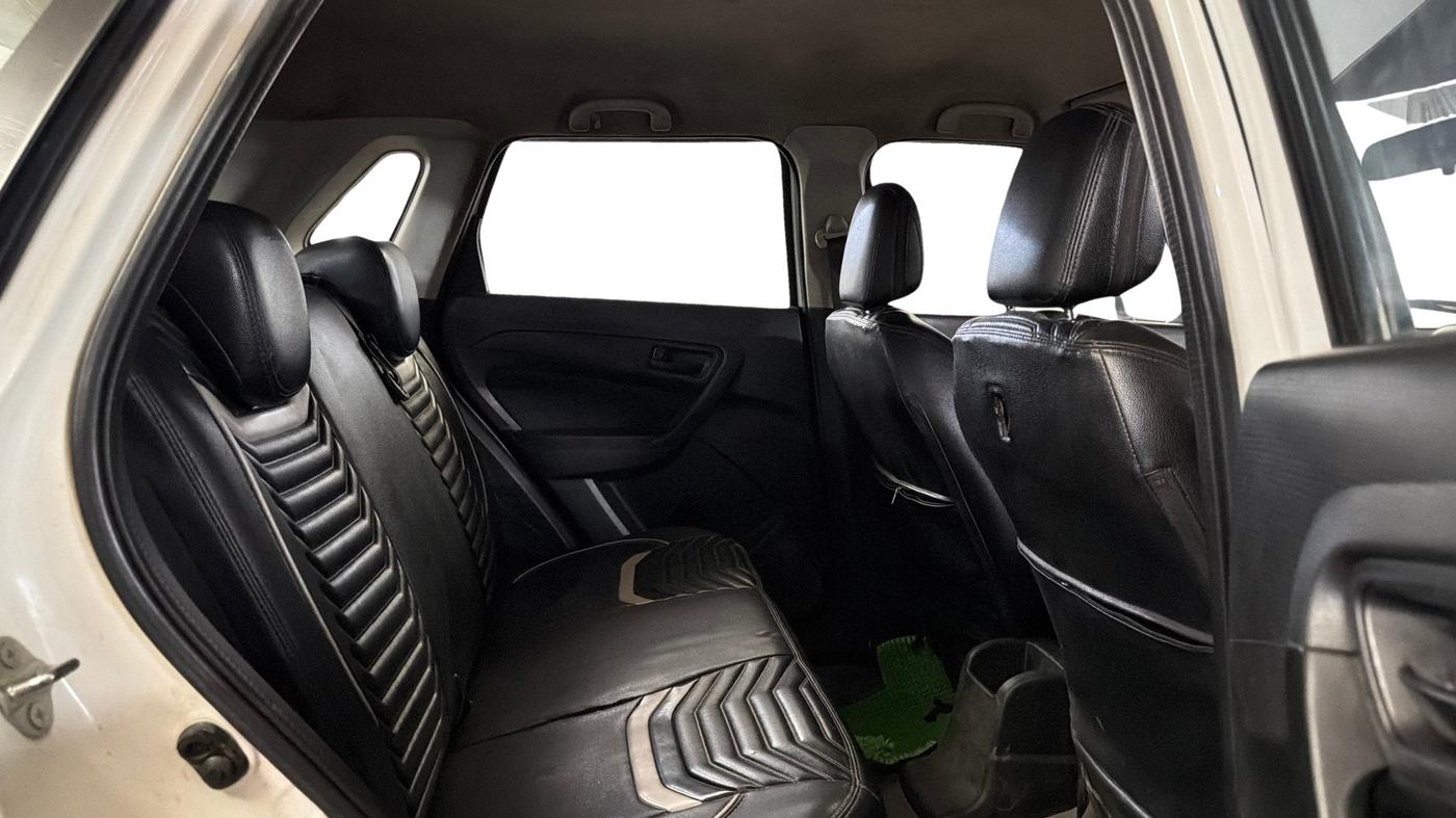 2021 Maruti Vitara Brezza VXI, Petrol, Manual, 1,13,698 km, Right Side Rear Door Cabin