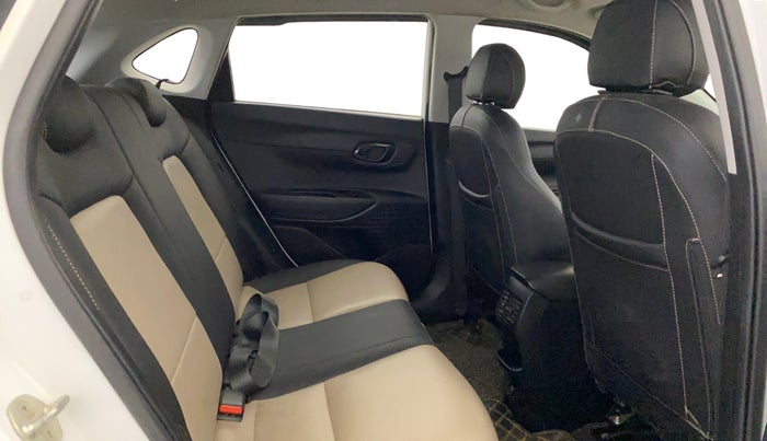 2022 Hyundai NEW I20 SPORTZ 1.2 MT, Petrol, Manual, 19,259 km, Right Side Rear Door Cabin