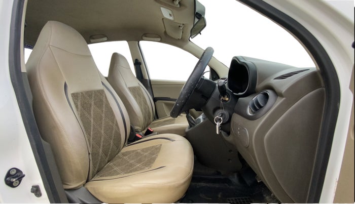 2013 Hyundai i10 MAGNA 1.1, Petrol, Manual, 1,04,127 km, Right Side Front Door Cabin