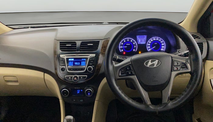 2015 Hyundai Verna FLUIDIC 4S 1.6 VTVT S(O), Petrol, Manual, 42,595 km, Steering Wheel Close Up