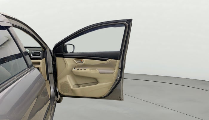 2017 Maruti Ciaz ZDI SHVS, Diesel, Manual, 68,320 km, RHS Front Door