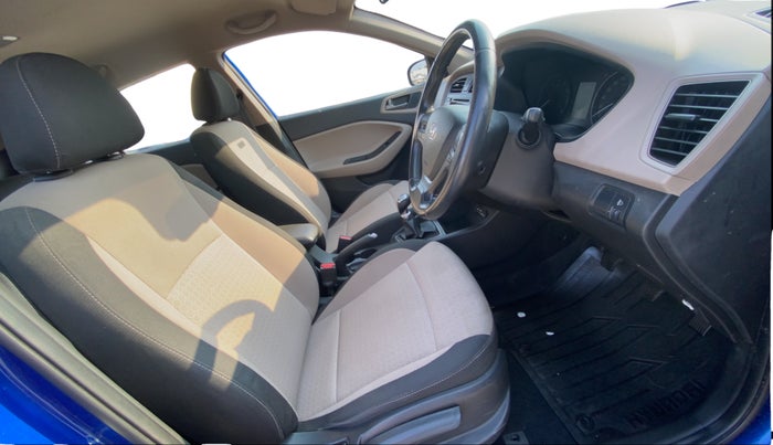 2014 Hyundai Elite i20 SPORTZ 1.2 (O), Petrol, Manual, 32,073 km, Right Side Front Door Cabin