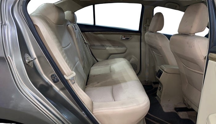 2020 Maruti Ciaz ALPHA 1.5 SHVS PETROL, Petrol, Manual, 1,06,294 km, Right Side Rear Door Cabin