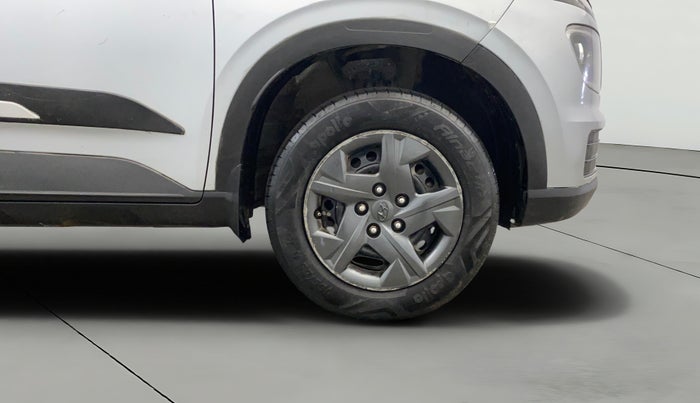 2023 Hyundai VENUE S(O) 1.2, Petrol, Manual, 79,410 km, Right Front Wheel