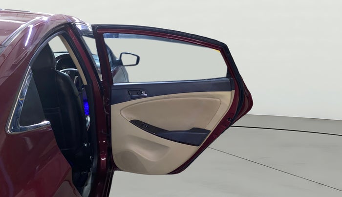 2014 Hyundai Verna FLUIDIC 1.6 VTVT SX, Petrol, Manual, 82,833 km, RHS Rear Door