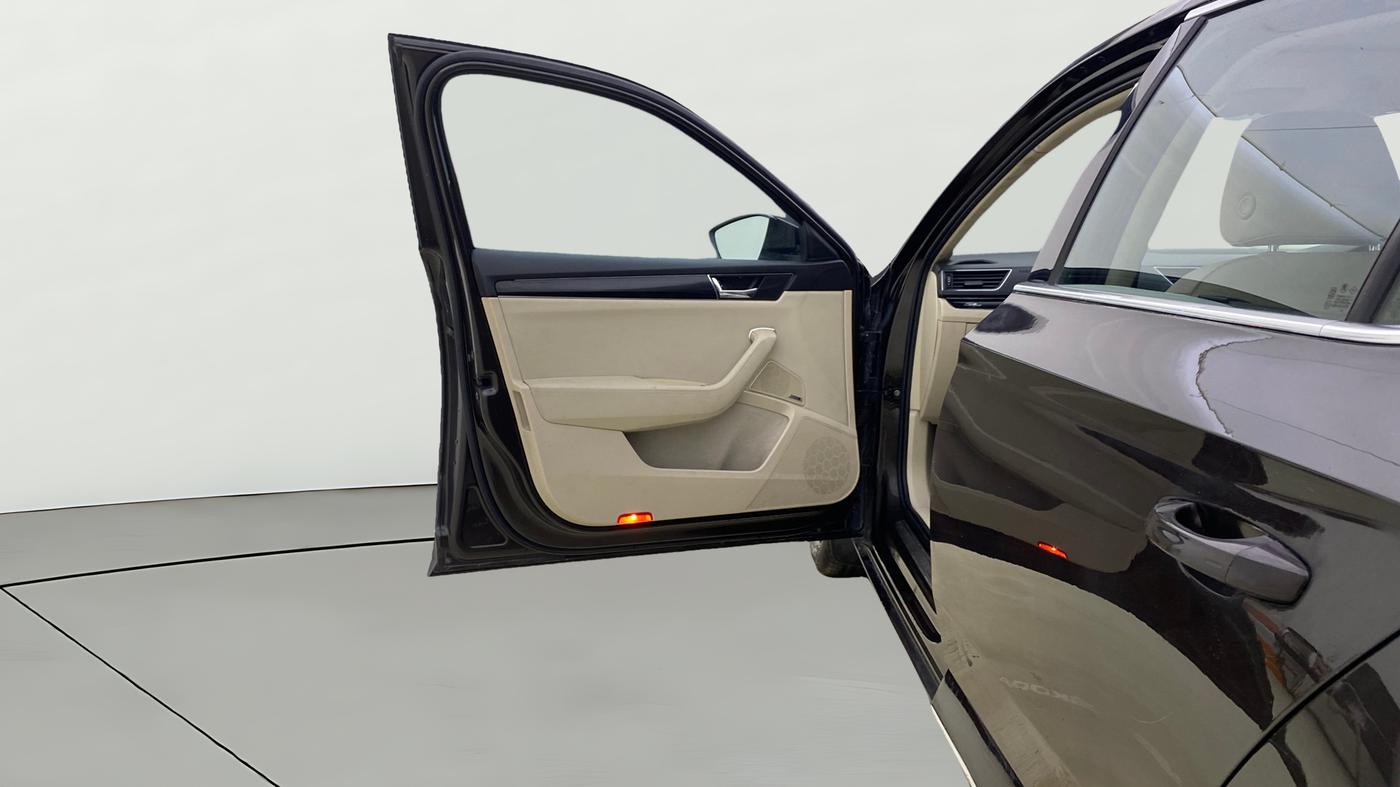 2020 Skoda Superb L&K 2.0 TSI AT, Petrol, Automatic, 86,208 km, LHS Front Door