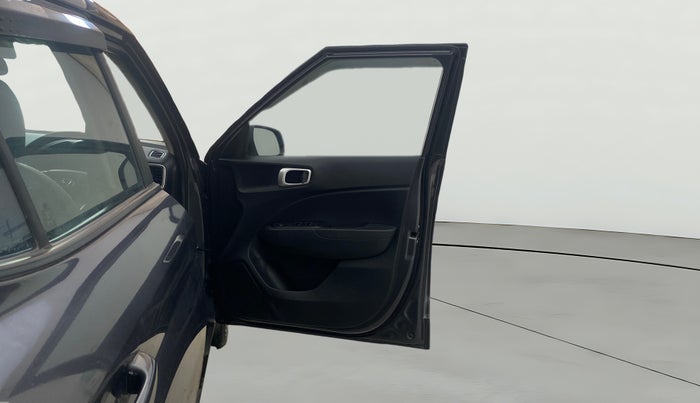 2020 Hyundai VENUE S 1.2, Petrol, Manual, 96,870 km, RHS Front Door