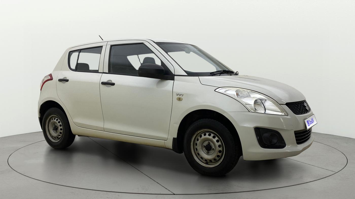 2017 Maruti Swift LXI (O), Petrol, Manual, 40,597 km, Right Front Diagonal