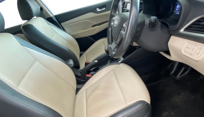 2018 Hyundai Verna 1.6 VTVT SX O, Petrol, Manual, 43,257 km, Right Side Front Door Cabin