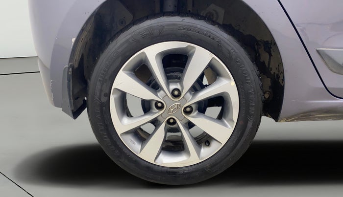 2016 Hyundai Elite i20 ASTA 1.2 (O), Petrol, Manual, 1,00,016 km, Right Rear Wheel