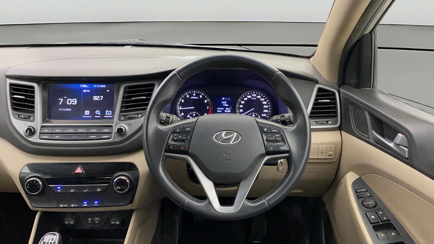 2017 Hyundai Tucson 2WD MT PETROL, Petrol, Manual, 72,259 km, Steering Wheel Close Up