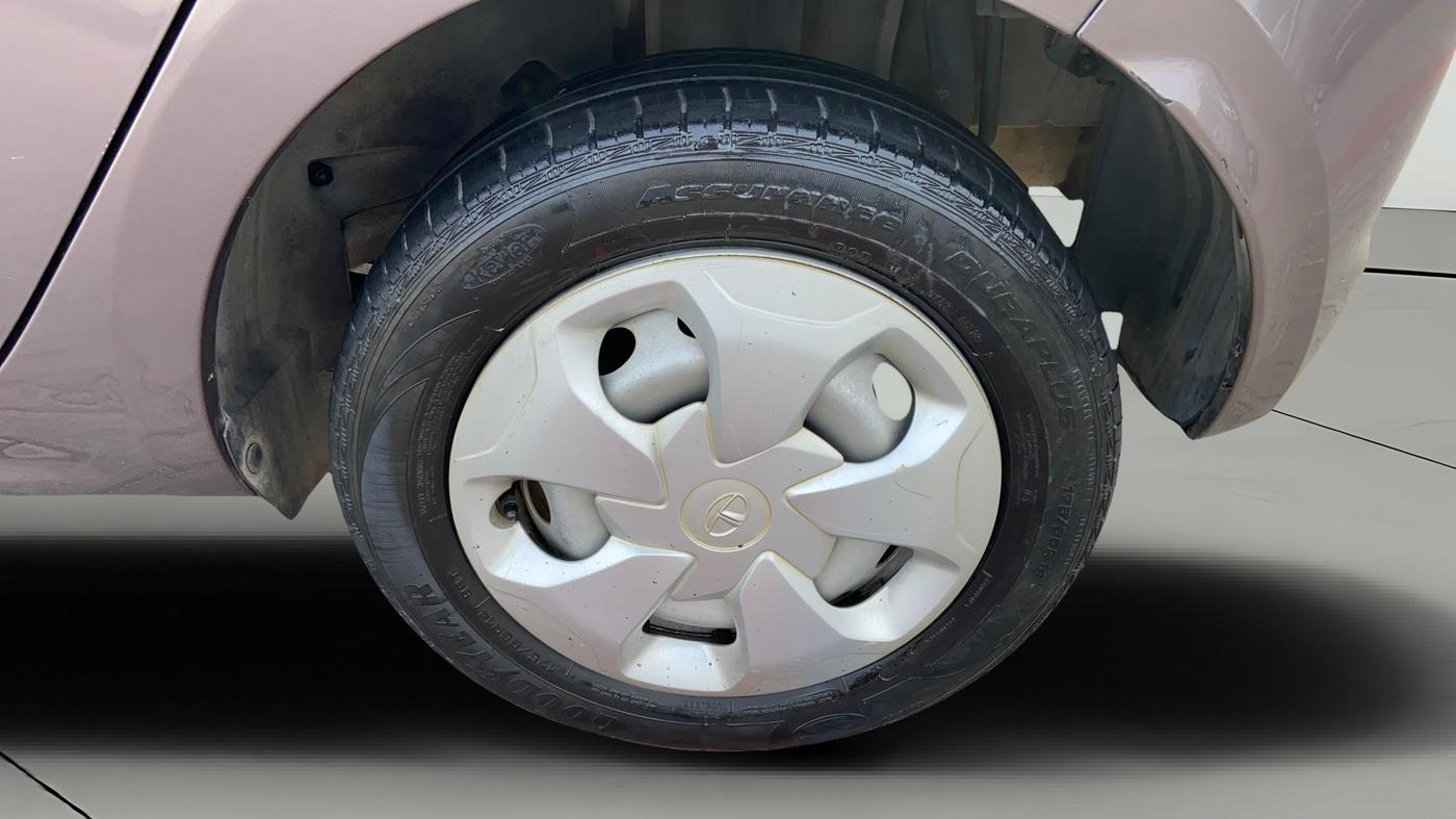 2016 Tata Tiago XZ PETROL, Petrol, Manual, 51,734 km, Left Rear Wheel