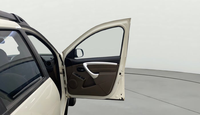 2018 Renault Duster RXS PETROL, Petrol, Manual, 63,610 km, RHS Front Door