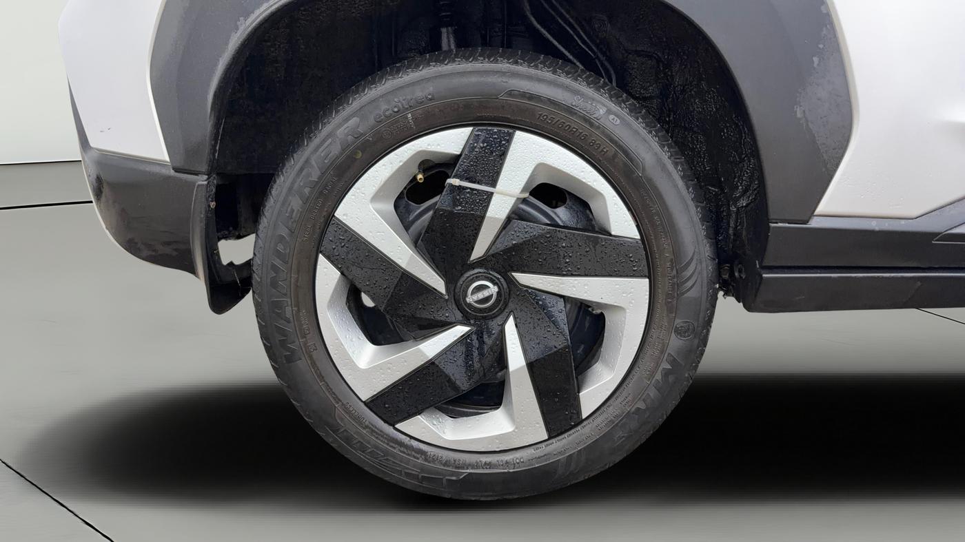 2021 Nissan MAGNITE XL, Petrol, Manual, 54,077 km, Right Rear Wheel