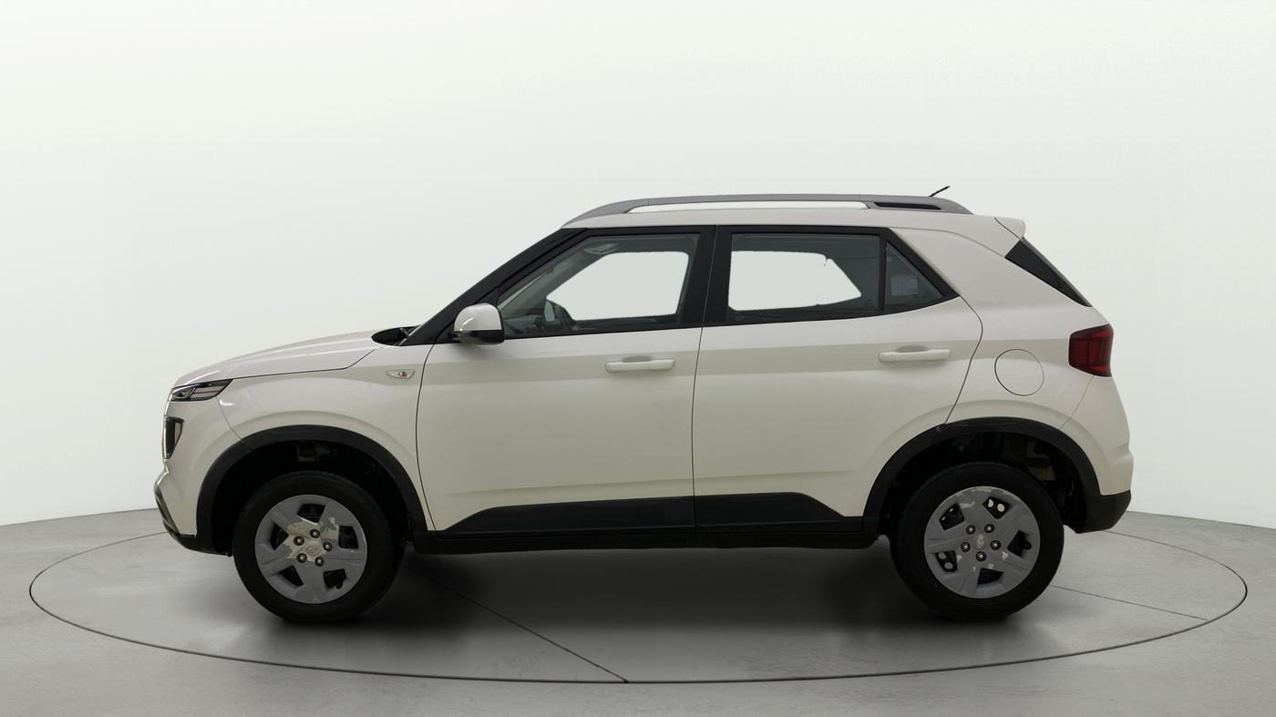 2022 Hyundai VENUE S 1.2, Petrol, Manual, 49,992 km, Left Side