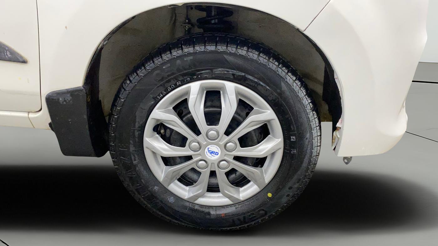 2019 Maruti Alto 800 LXI, Petrol, Manual, 13,974 km, Right Front Wheel