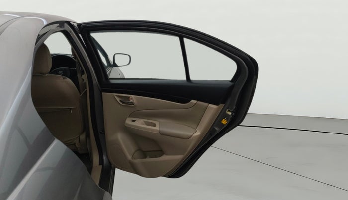 2016 Maruti Ciaz ZDI SHVS, Diesel, Manual, 72,307 km, RHS Rear Door