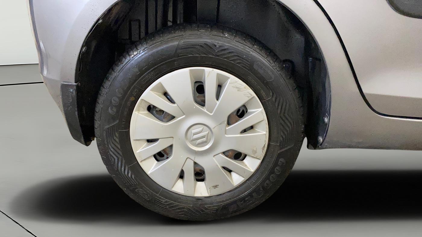 2014 Maruti Swift VXI, Petrol, Manual, 56,096 km, Right Rear Wheel