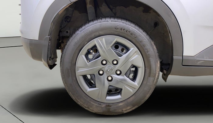 2024 Hyundai VENUE S(O) 1.2, Petrol, Manual, 11,382 km, Right Rear Wheel