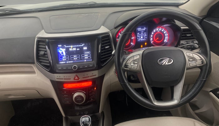 2021 Mahindra XUV300 W8 (O) 1.5 DIESEL, Diesel, Manual, 46,056 km, Steering Wheel Close Up