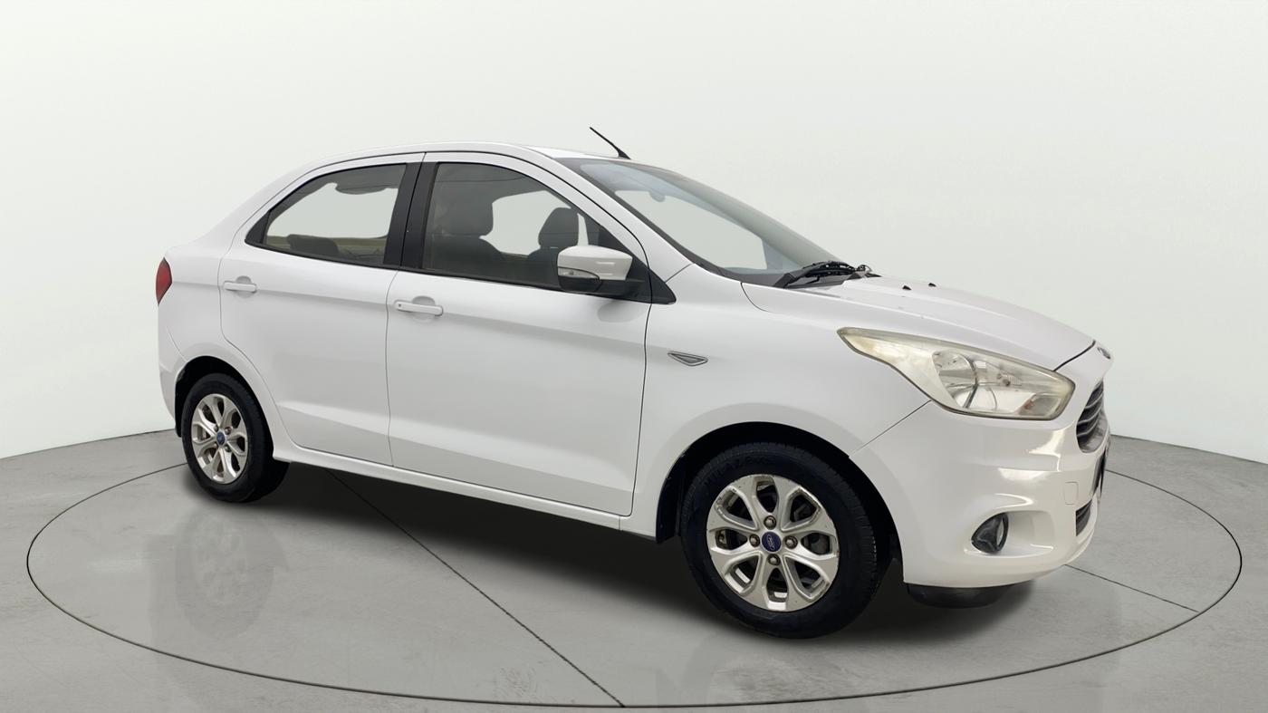 2017 Ford Figo Aspire TITANIUM 1.2 PETROL, Petrol, Manual, 32,188 km, Right Front Diagonal