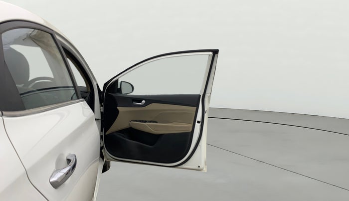 2022 Hyundai Verna SX (O)1.5 MPi, Petrol, Manual, 41,963 km, RHS Front Door