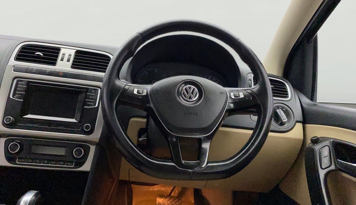 2016 Volkswagen Ameo HIGHLINE PLUS 1.5L AT 16 ALLOY, Diesel, Automatic, 1,07,334 km, Steering Wheel Close Up