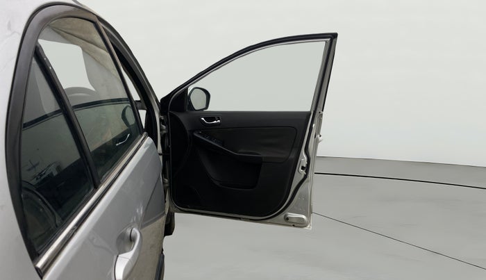 2016 Tata Zest XT 90PS DIESEL, Diesel, Manual, 52,419 km, RHS Front Door