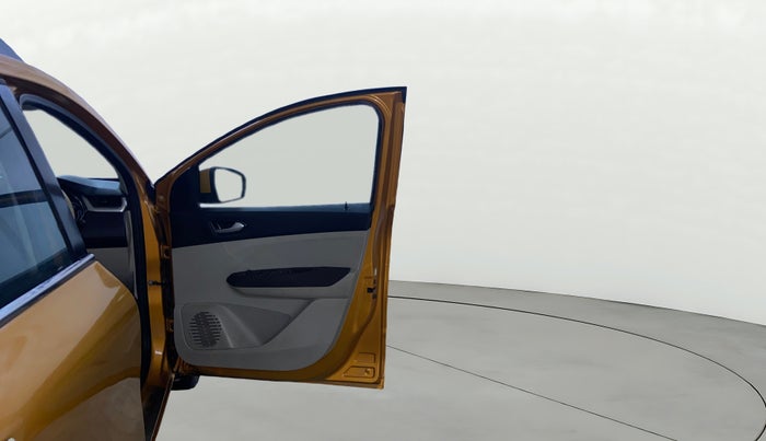 2021 Renault TRIBER RXZ AMT, Petrol, Automatic, 19,077 km, RHS Front Door