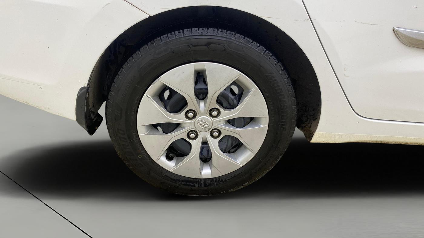 2019 Hyundai Xcent S 1.2, CNG, Manual, 1,18,243 km, Right Rear Wheel