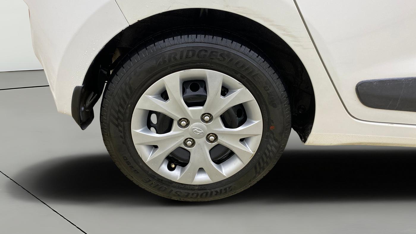 2016 Hyundai Grand i10 SPORTZ 1.2 KAPPA VTVT, Petrol, Manual, 79,998 km, Right Rear Wheel