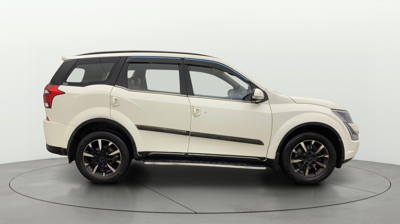 2019 Mahindra XUV500 W11 AT, Diesel, Automatic, 93,137 km, Right Side View