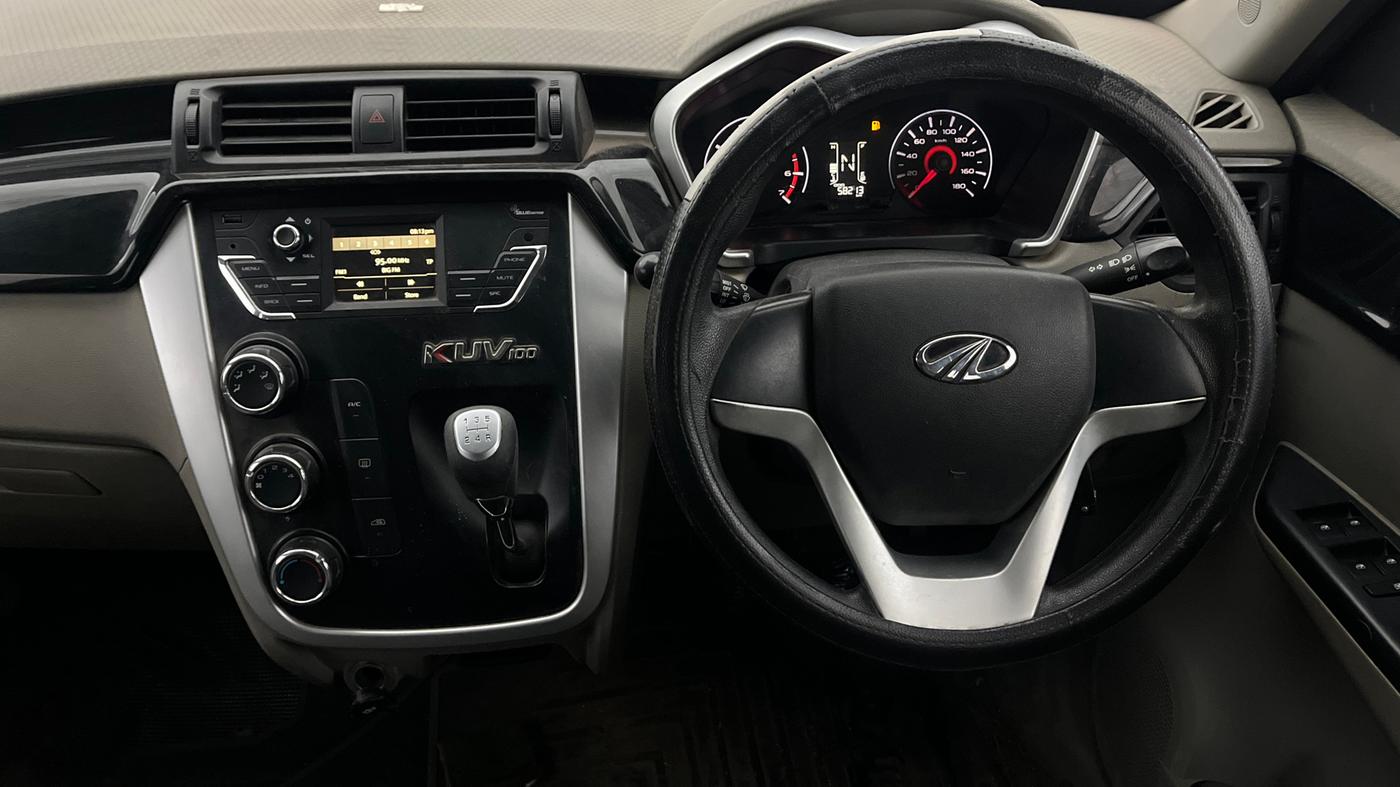 2016 Mahindra Kuv100 K6 6 STR, Petrol, Manual, 58,190 km, Steering Wheel Close Up
