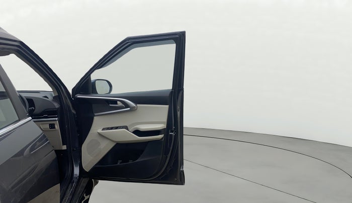 2023 KIA CARENS PRESTIGE 1.5 PETROL 7 STR, Petrol, Manual, 2,787 km, RHS Front Door