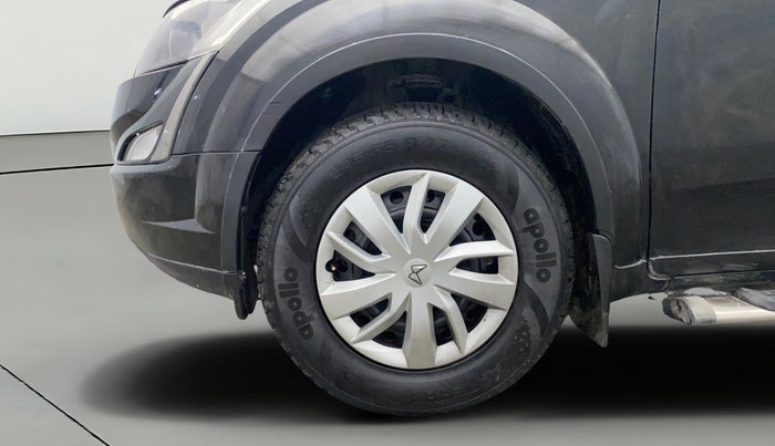 2019 Mahindra XUV500 W7, Diesel, Manual, 96,226 km, Left Front Wheel