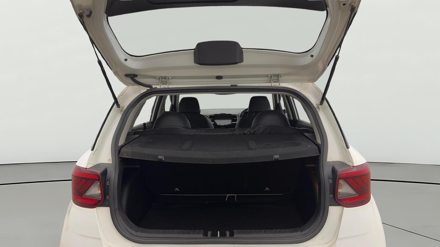2020 Hyundai VENUE S 1.2, Petrol, Manual, 35,126 km, Boot Open Zoomed View