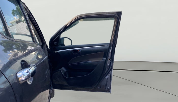 2016 Maruti Swift LXI (O), Petrol, Manual, 59,711 km, RHS Front Door