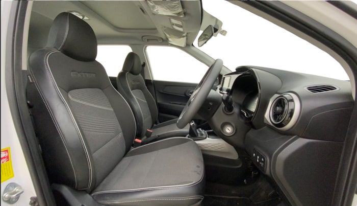 2025 Hyundai EXTER SX 1.2 MT Hy-CNG Duo , CNG, Manual, 28,958 km, Right Side Front Door Cabin