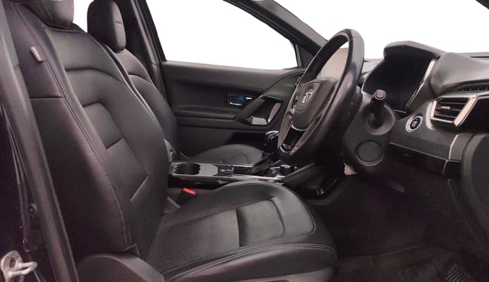 2022 Tata Safari XZA PLUS, Diesel, Automatic, 52,660 km, Right Side Front Door Cabin