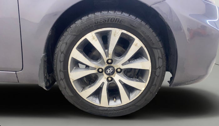 2014 Hyundai Verna FLUIDIC 1.6 CRDI SX, Diesel, Manual, 97,400 km, Right Front Wheel