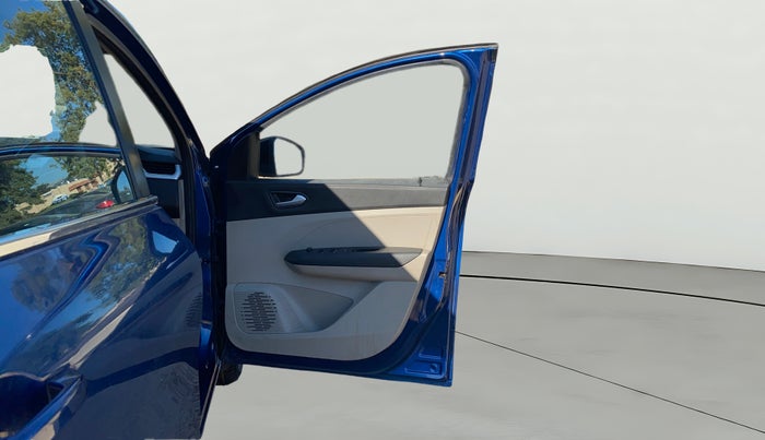 2022 Renault TRIBER RXZ, Petrol, Manual, 20,868 km, RHS Front Door