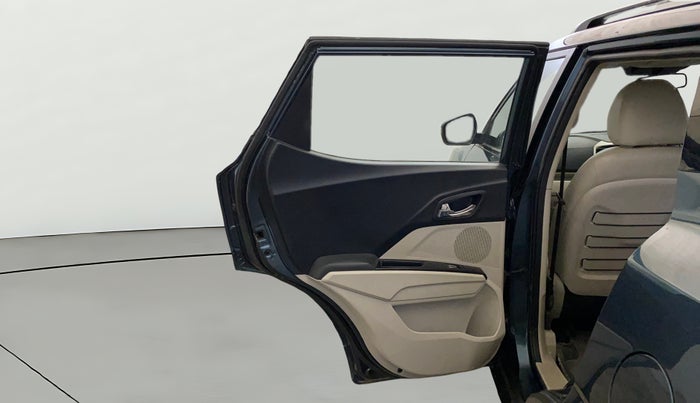 2019 Mahindra XUV300 W8 (O) 1.5 DIESEL AMT, Diesel, Automatic, 81,169 km, LHS Rear Door