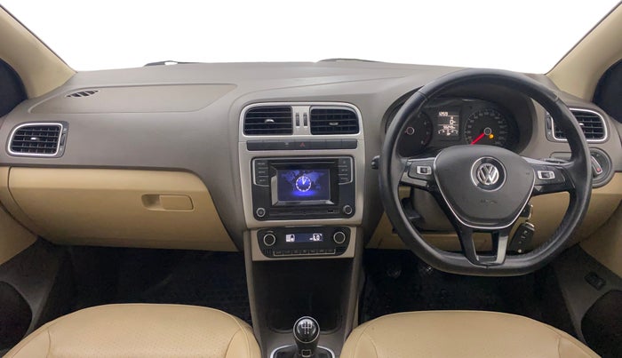 2016 Volkswagen Vento HIGHLINE 1.6 MPI, Petrol, Manual, 55,245 km, Dashboard